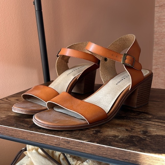 ROCK & CANDY | shoes size 8.5 brown sandals heels wedges - Picture 2 of 11